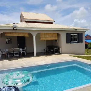 Private House For Vacation, Castel Lamentin